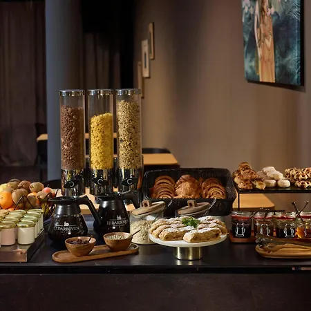 מלון The Icon 4*