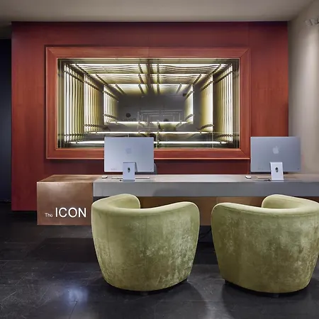 The Icon 4*